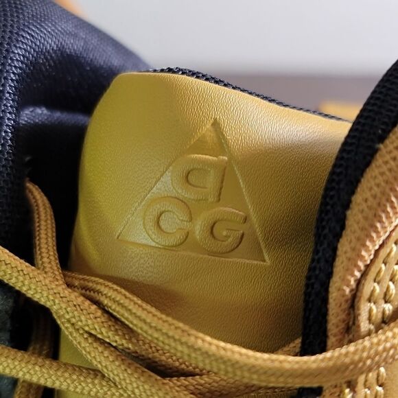 Nike ACG Woodside 2 Women's Duck Hiking Waterproof Boots Wheat Black Size 8.5 - Picture 11 of 14